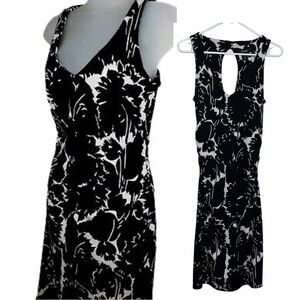 Express Black and White V-neck Knee Length Bodycon Dress Size 12